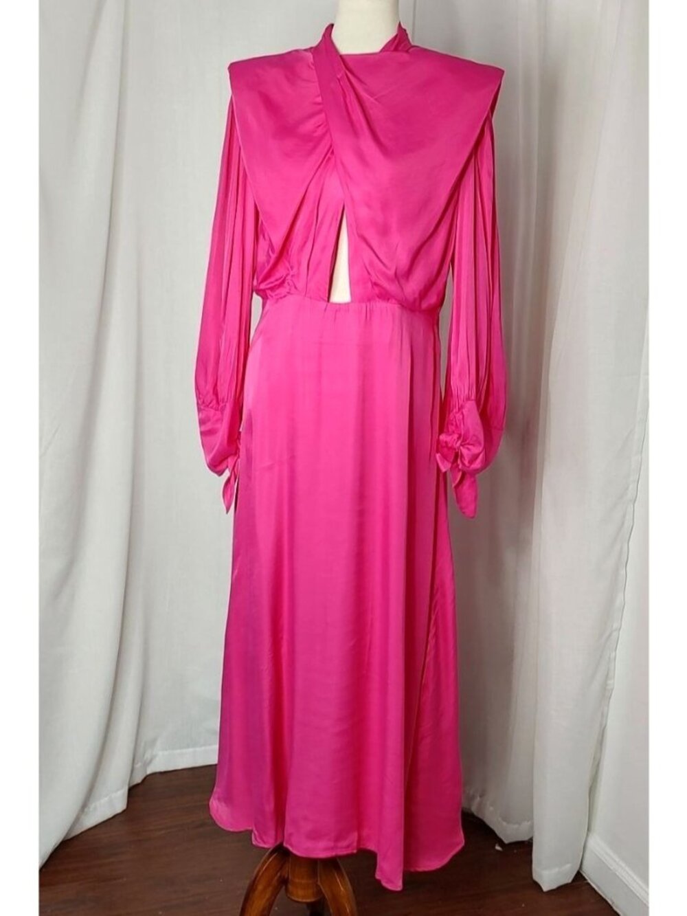 Anthropologie Farm Rio Pink Cut Out Shoulder Pad Satin Maxi Dress L NEW - Picture 6 of 15